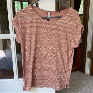 Patterned t shirt